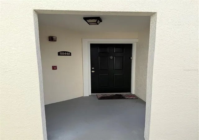 Listing Photo 4 - Condo for sale in building located at 8844 Grand Palms Cir, KISSIMMEE, FL 34747 - Unit #A