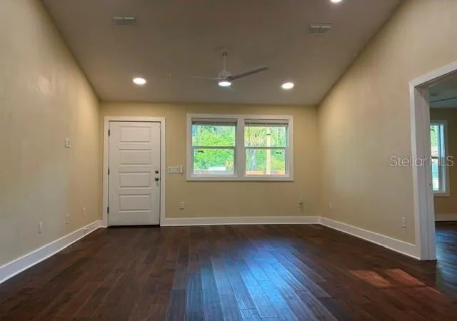 Photo 3 of Single family home for sale at 840 N Frankfort Ave, Deland, FL 32724 | MLS# V4949911 | Listing updated on 2026-09-28