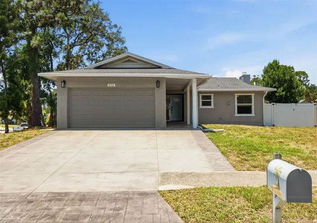 Photo 3 of Sale Pending at 4712 Simcoe St, Palm Harbor, FL 34683 | MLS# TB8524117 | Listing updated on 2026-10-04