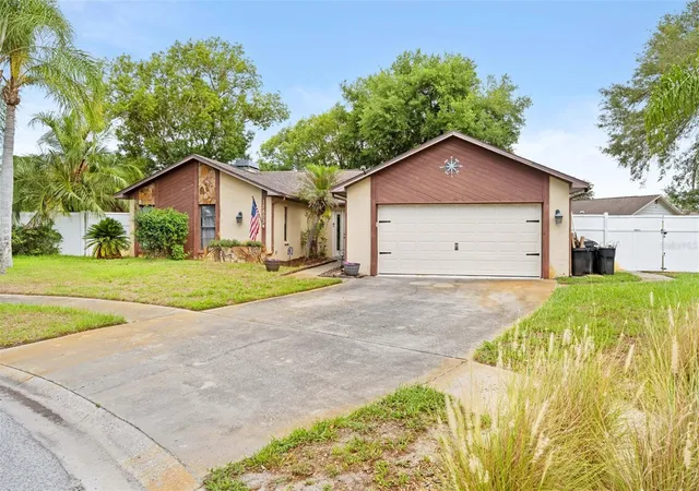 Photo 3 of Single family home for sale at 12803 Red Maple Ct, Hudson, FL 34669 | MLS# W7887163 | Listing updated on 2026-09-14
