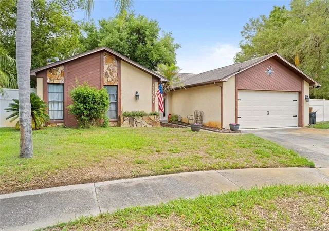 Photo 3 of Single family home for sale at 12803 Red Maple Ct, Hudson, FL 34669 | MLS# W7887163 | Listing updated on 2026-09-14