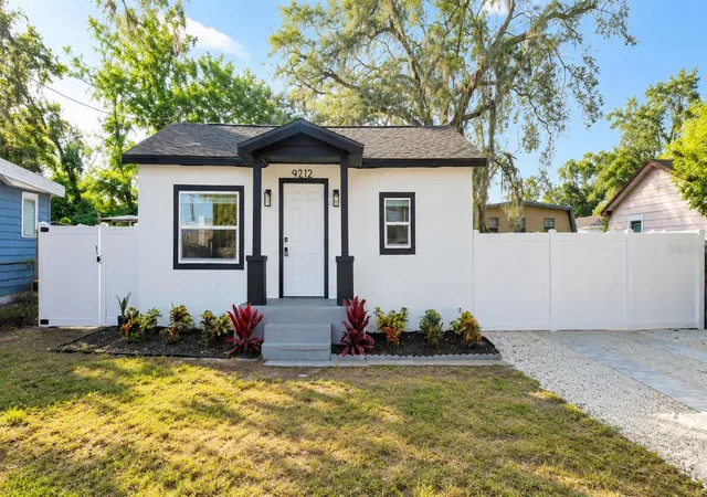 Photo 1 of Single family home for sale at 9212 N Brooks St, Tampa, FL 33612 | MLS# TB8524496 | Listing updated on 2026-09-12