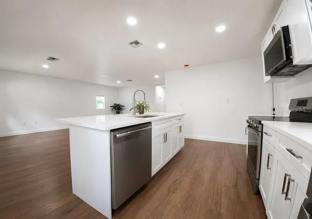 Photo 4 of Single family home for sale at 9212 N Brooks St, Tampa, FL 33612 | MLS# TB8524496 | Listing updated on 2026-09-12