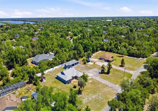 Photo 3 of Single family home for sale at 168 Community Dr, Debary, FL 32713 | MLS# V4949939 | Listing updated on 2026-10-08