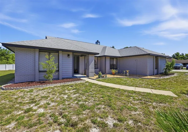 Photo 3 of Single family home for sale at 168 Community Dr, Debary, FL 32713 | MLS# V4949939 | Listing updated on 2026-09-24