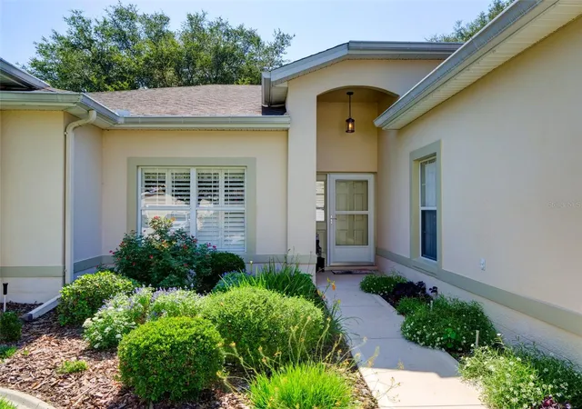 Photo 2 of Sale Pending at 3701 Plantation Blvd, Leesburg, FL 34748 | MLS# G5114448 | Listing updated on 2026-10-08