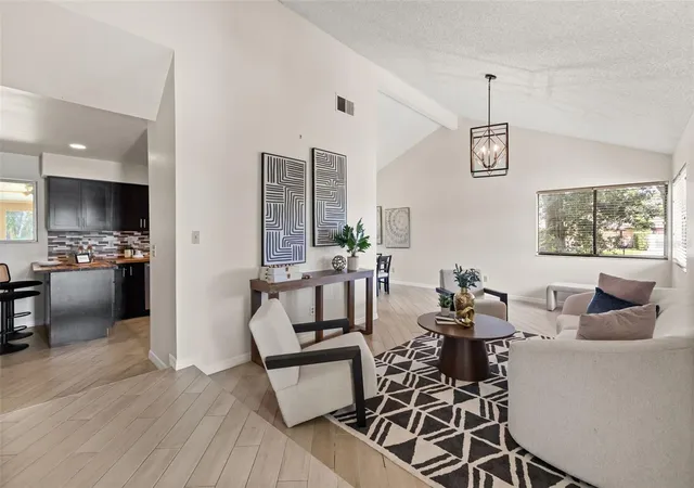 Photo 4 of Single family home for sale at 7925 Snowberry Cir, Orlando, FL 32819 | MLS# O6421144 | Listing updated on 2026-10-25