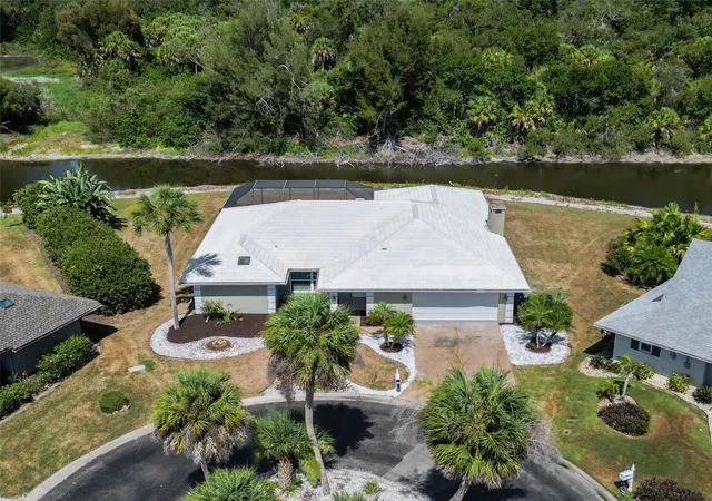 Photo 2 of Single family home for sale at 1130 Misti Ct, Venice, FL 34293 | MLS# C7527896 | Listing updated on 2026-09-13