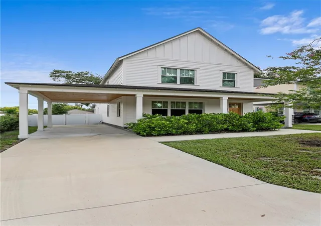 Photo 1 of Single family home for sale at 213 W Elm St, Tampa, FL 33604 | MLS# TB8524770 | Listing updated on 2026-10-01