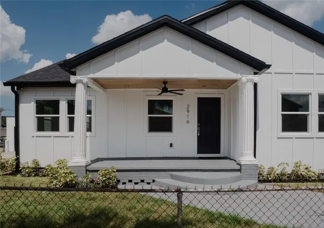 Photo 2 of Single family home for sale at 2916 N 21st Street, Tampa, FL 33605 | MLS# TB8524898 | Listing updated on 2026-09-15