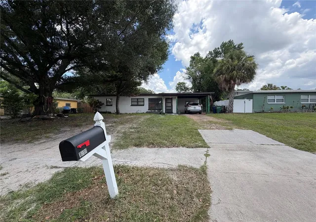 Photo 2 of Single family home for sale at 10111 N Ola Ave, Tampa, FL 33612 | MLS# TB8524909 | Listing updated on 2026-09-15