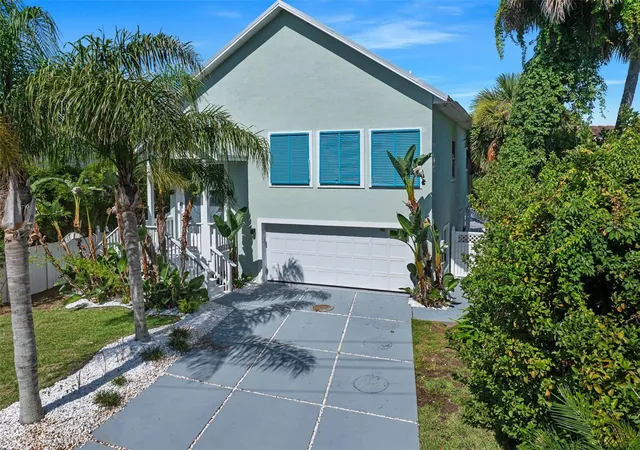 Photo 1 of Single family home for sale at 3110 John Anderson Dr, Ormond Beach, FL 32176 | MLS# V4949973 | Listing updated on 2026-09-18