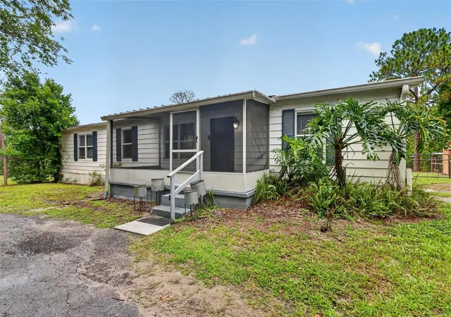 Photo 3 of Manufactured home for sale at 32439 Highland Lakes Rd, Deland, FL 32720 | MLS# G5114568 | Listing updated on 2026-10-07