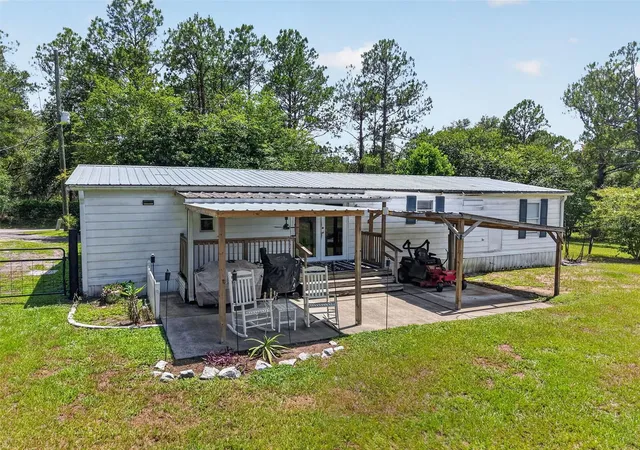 Photo 4 of Manufactured home for sale at 32439 Highland Lakes Rd, Deland, FL 32720 | MLS# G5114568 | Listing updated on 2026-10-07