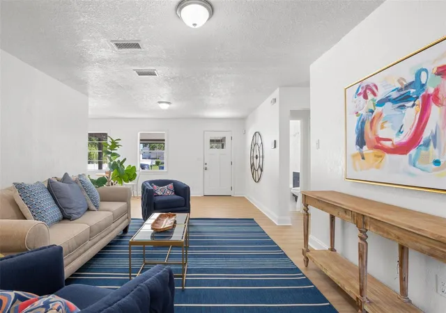 Photo 4 of Single family home for sale at 3816 W Paxton Ave, Tampa, FL 33611 | MLS# TB8525386 | Listing updated on 2026-10-25