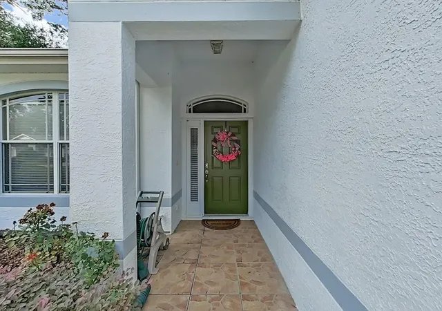 Photo 3 of House for sale at 8609 Alexandra Arbor Ln, Temple Terrace, FL 33637 | MLS# TB8525407 | Listing updated on 2026-09-30