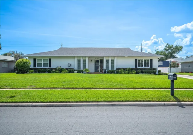 Photo 1 of Single family home for sale at 1211 Hunt Ave, Lakeland, FL 33801 | MLS# L4963240 | Listing updated on 2026-10-23