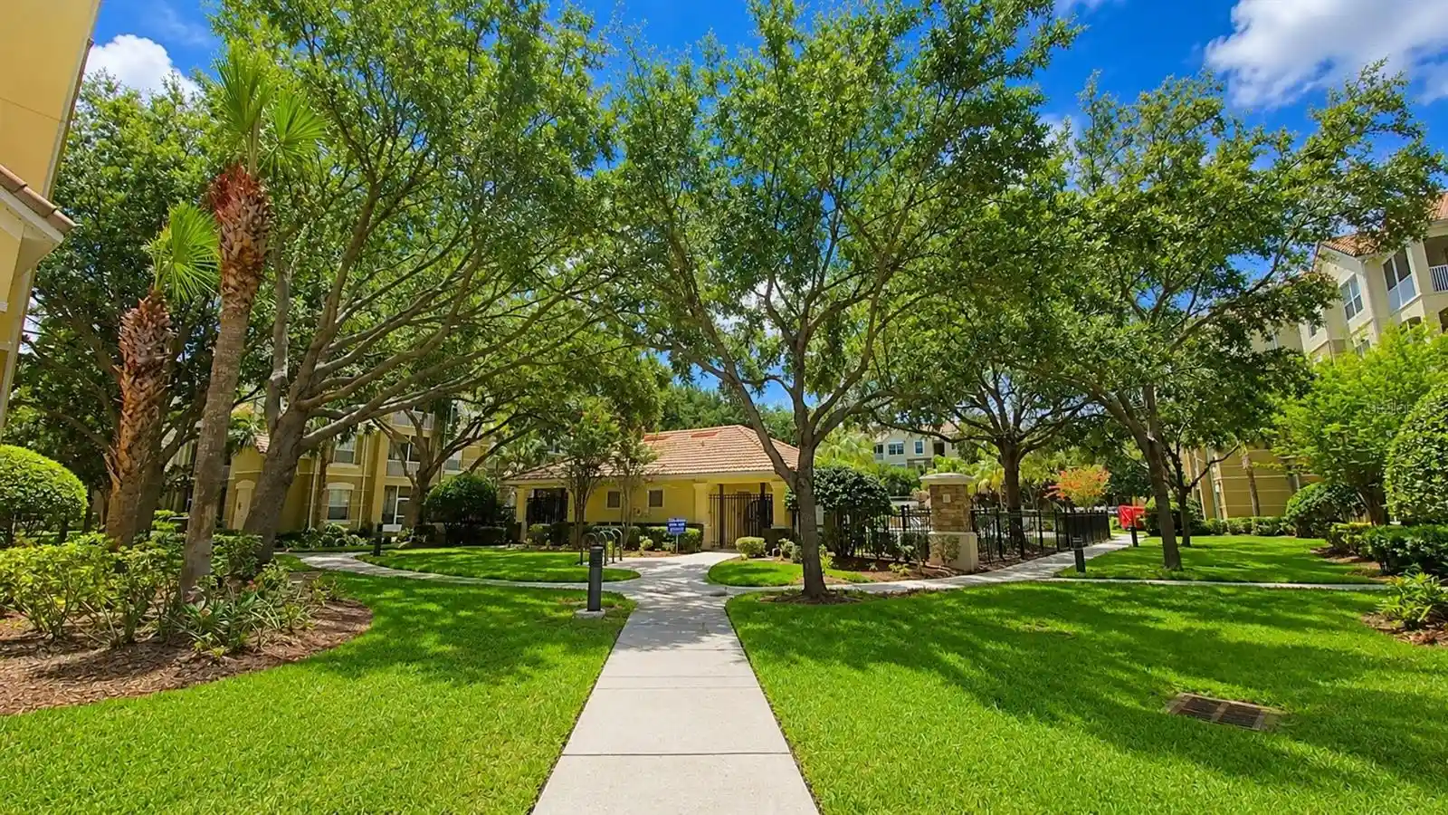 Listing Photo 2 - Condo for sale in 3326 Robert Trent Jones Dr located at 3326 Robert Trent Jones Dr, Orlando, FL 32835 - Unit #209