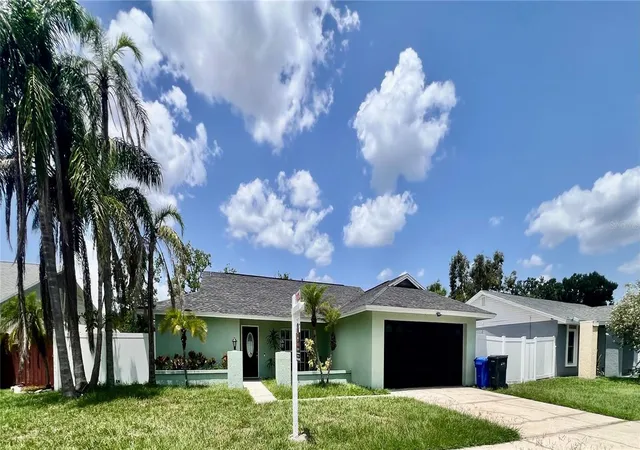Photo 2 of Single family home for sale at 10902 Wingate Dr, Tampa, FL 33624 | MLS# TB8525716 | Listing updated on 2026-09-30