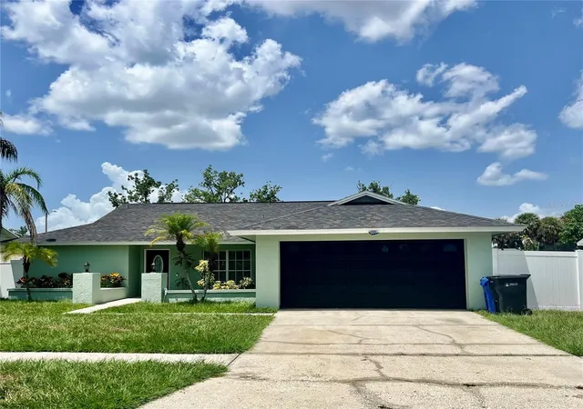 Photo 3 of Single family home for sale at 10902 Wingate Dr, Tampa, FL 33624 | MLS# TB8525716 | Listing updated on 2026-09-30