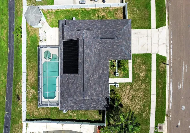 Photo 3 of Single family home for sale at 10902 Wingate Dr, Tampa, FL 33624 | MLS# TB8525716 | Listing updated on 2026-09-30
