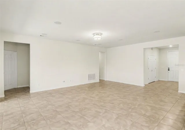 Photo 3 of Single family home for sale at 2898 Matera Dr, St Cloud, FL 34771 | MLS# O6422134 | Listing updated on 2026-09-24