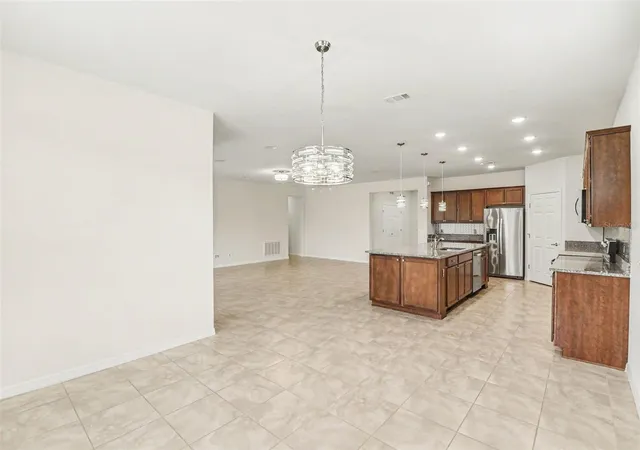 Photo 4 of Single family home for sale at 2898 Matera Dr, St Cloud, FL 34771 | MLS# O6422134 | Listing updated on 2026-09-24