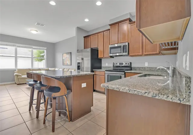 Photo 4 of Townhouse for sale at 7752 Rigby St, Windermere, FL 34786 | MLS# O6422269 | Listing updated on 2026-09-23