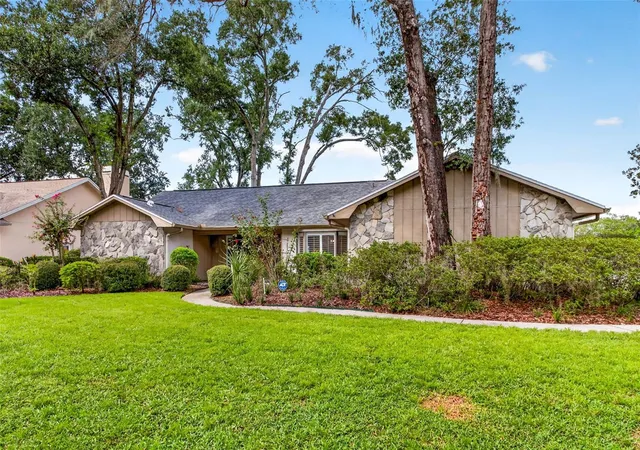 Photo 2 of Single family home for sale at 6328 N Queensway Dr, Temple Terrace, FL 33617 | MLS# TB8525884 | Listing updated on 2026-09-28