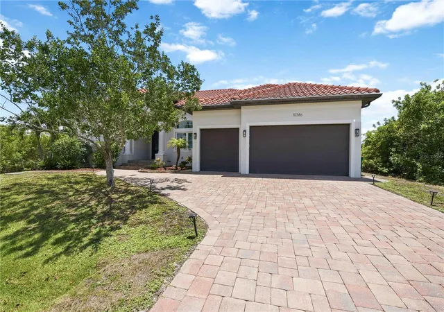 Photo 4 of Single family home for sale at 10386 Winnipeg St, Port Charlotte, FL 33981 | MLS# A4699001 | Listing updated on 2026-09-10