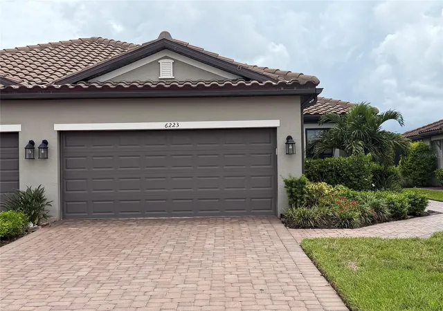 Single family home for sale at 6223 Plateau Ct, BRADENTON, FL 34203 | MLS# A4699005