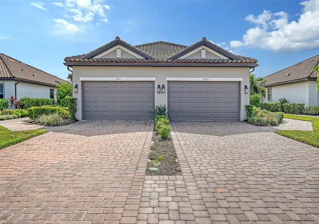 Photo 1 of House for sale at 6223 Plateau Ct, Bradenton, FL 34203 | MLS# A4699005 | Listing updated on 2026-09-23