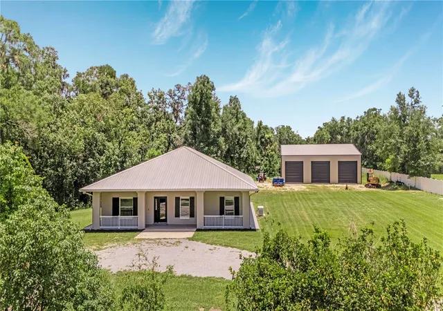 Photo 3 of Single family home for sale at 2287 N Spring Garden Ave, Deland, FL 32720 | MLS# V4950036 | Listing updated on 2026-09-15