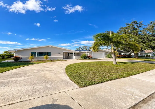 Photo 2 of Single family home for sale at 3631 Grayton Dr, New Port Richey, FL 34652 | MLS# TB8526173 | Listing updated on 2026-10-08
