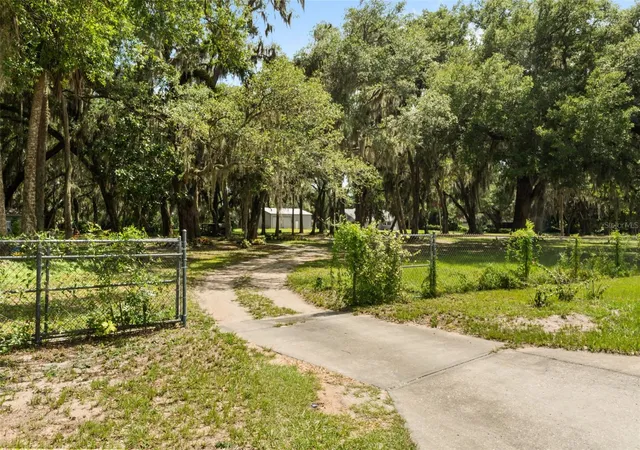 Photo 4 of Single family home for sale at 7938 Jacksons River Rd, Leesburg, FL 34788 | MLS# G5114717 | Listing updated on 2026-09-14