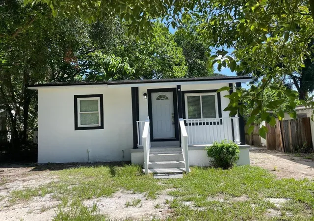 Photo 2 of Single family home for sale at 1812 E Okaloosa Ave, Tampa, FL 33604 | MLS# TB8526411 | Listing updated on 2026-09-29