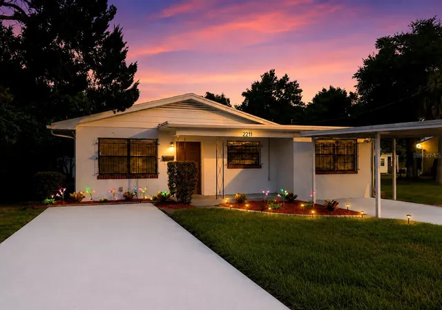 Photo 1 of Single family home for sale at 2211 Mallory Ave, Tampa, FL 33605 | MLS# TB8526455 | Listing updated on 2026-10-05