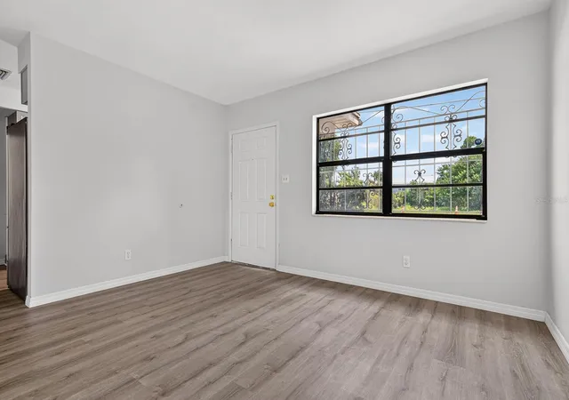 Photo 4 of Single family home for sale at 2211 Mallory Ave, Tampa, FL 33605 | MLS# TB8526455 | Listing updated on 2026-10-05