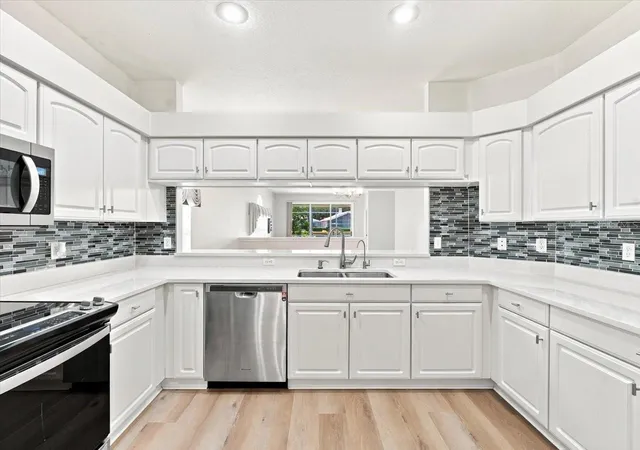 Photo 2 of Single family home for sale at 1333 Lindenwood Dr, Tarpon Springs, FL 34688 | MLS# TB8526538 | Listing updated on 2026-09-12