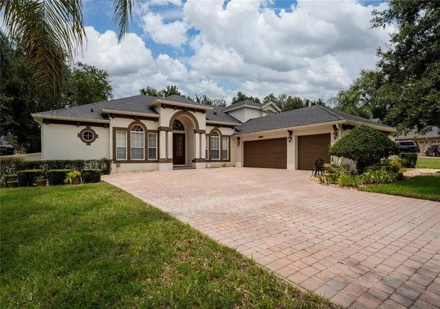 Photo 2 of Single family home for sale at 6230 Bordeaux Cir, Sanford, FL 32771 | MLS# O6422920 | Listing updated on 2026-09-14