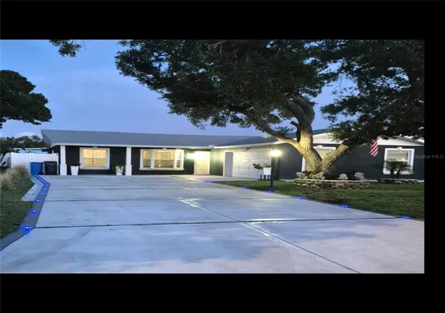 Photo 3 of Single family home for sale at 5817 Tampa Shrs Blvd, Tampa, FL 33615 | MLS# TB8526554 | Listing updated on 2026-09-25