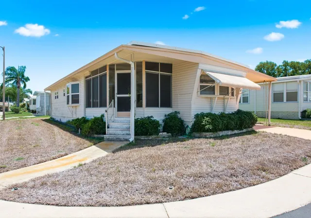 Manufactured home for sale at 39820 US Hwy 19 N #67, TARPON SPRINGS, FL 34689 | MLS# TB8526637