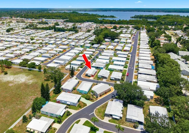 Photo 3 of Manufactured home for sale at 39820 Us Hwy 19 N #67, Tarpon Springs, FL 34689 | MLS# TB8526637 | Listing updated on 2026-09-14