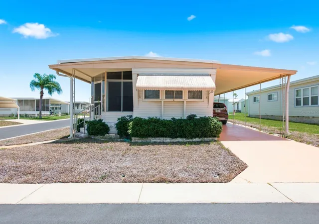 Photo 3 of Manufactured home for sale at 39820 US Hwy 19 N #67, Tarpon Springs, FL 34689 | MLS# TB8526637 | Listing updated on 2026-09-14