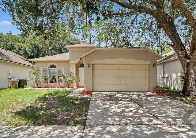 Photo 1 of Single family home for sale at 3709 Cinnamon Fern Loop, Clermont, FL 34714 | MLS# O6423054 | Listing updated on 2026-09-11
