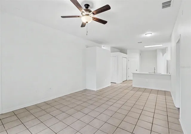 Photo 3 of Single family home for sale at 3709 Cinnamon Fern Loop, Clermont, FL 34714 | MLS# O6423054 | Listing updated on 2026-09-11