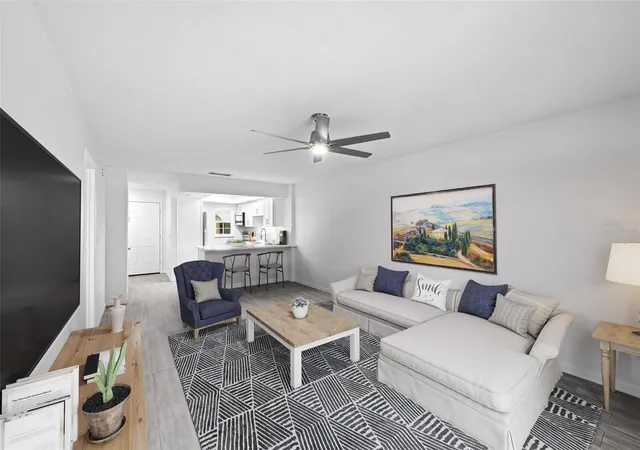 Listing Photo 4 - Condo for sale in building located at 3812 N Oak Dr, Tampa, FL 33611 - Unit #M72