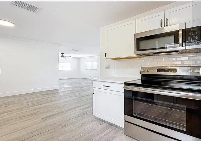 Photo 3 of Single family home for sale at 200 Lewis Blvd Se, St Petersburg, FL 33705 | MLS# O6423231 | Listing updated on 2026-10-06