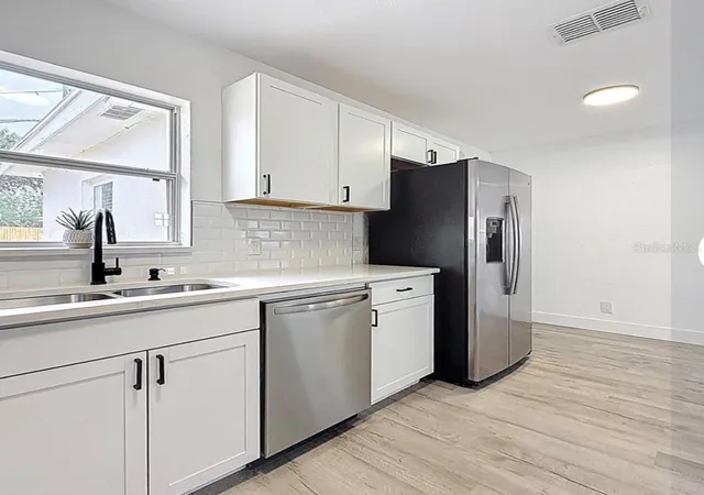 Photo 4 of Single family home for sale at 200 Lewis Blvd SE, St Petersburg, FL 33705 | MLS# O6423231 | Listing updated on 2026-10-06