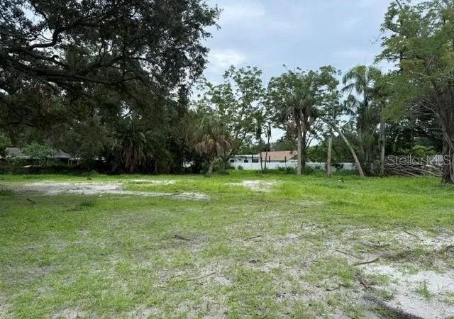 Photo 1 of Sale Pending at 200 11th Avenue E, Bradenton, FL 34208 | MLS# A4699371 | Listing updated on 2026-09-14